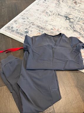 Women’s Figs Scrubs Set